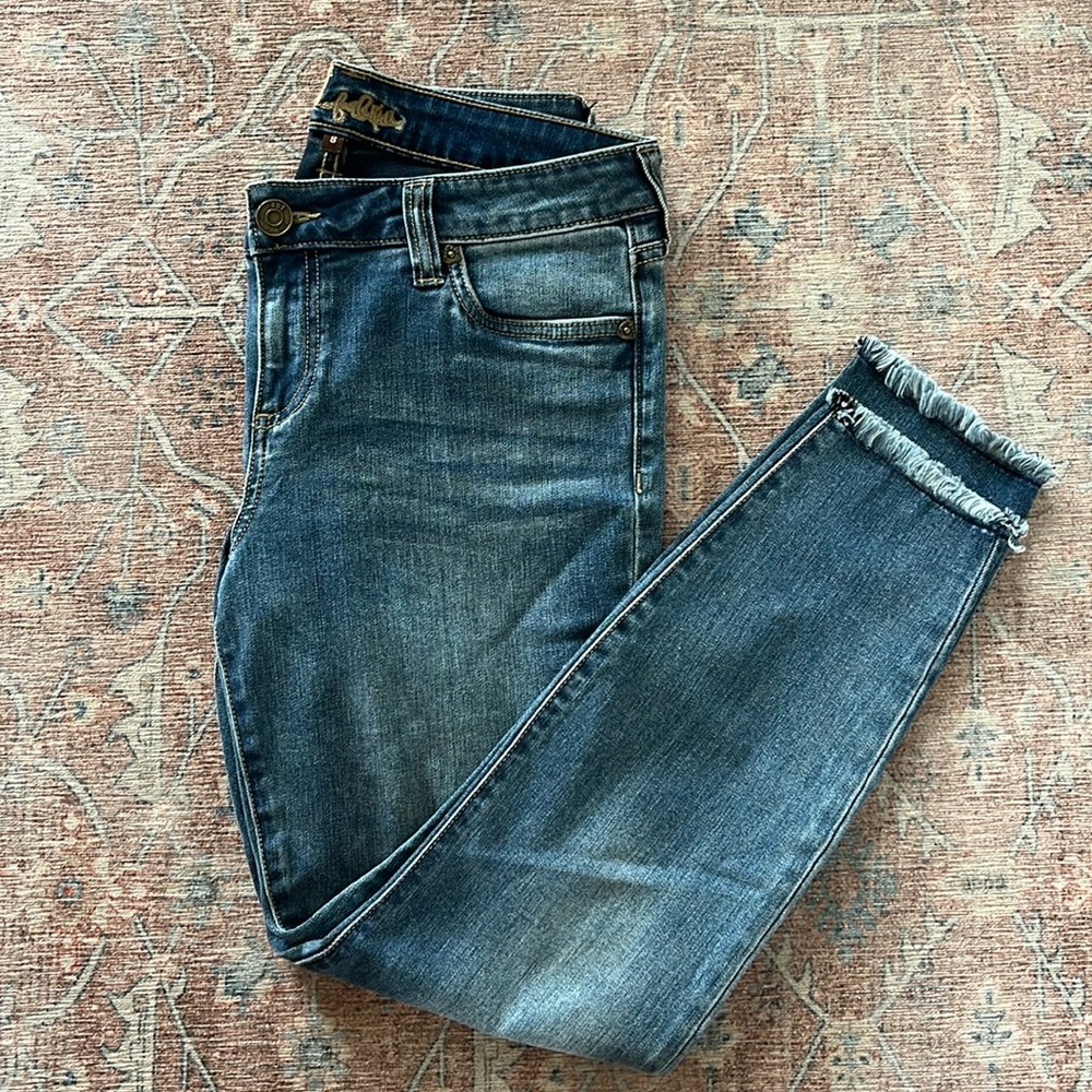 Kut from the Kloth Medium Wash Ankle Skinny Jeans with Frayed Hem